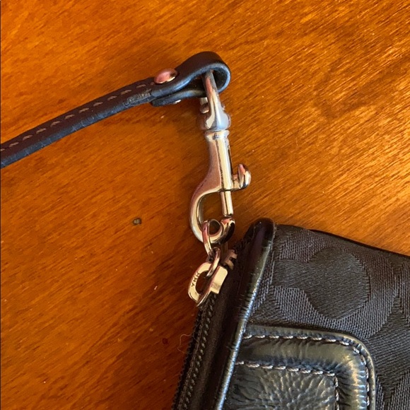 Black coach wristlet - Picture 6 of 7